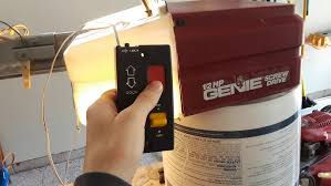 Genie 1 2 Hp Screw Drive Garage Door Opener