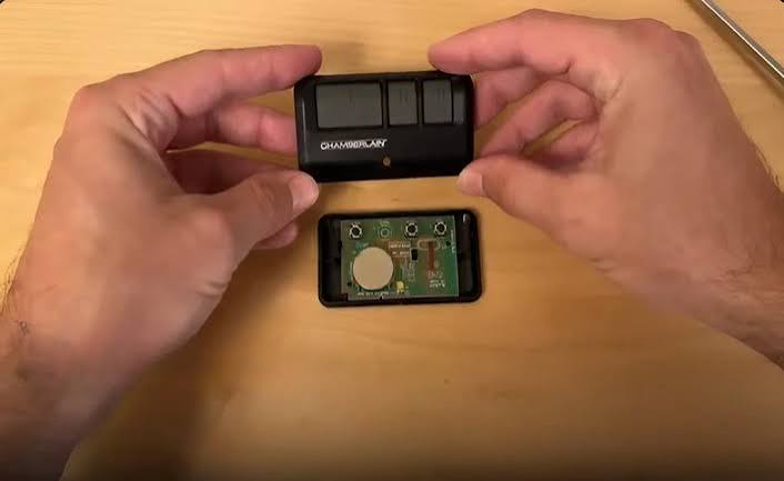 How To Replace Battery In Garage Door Opener Remote