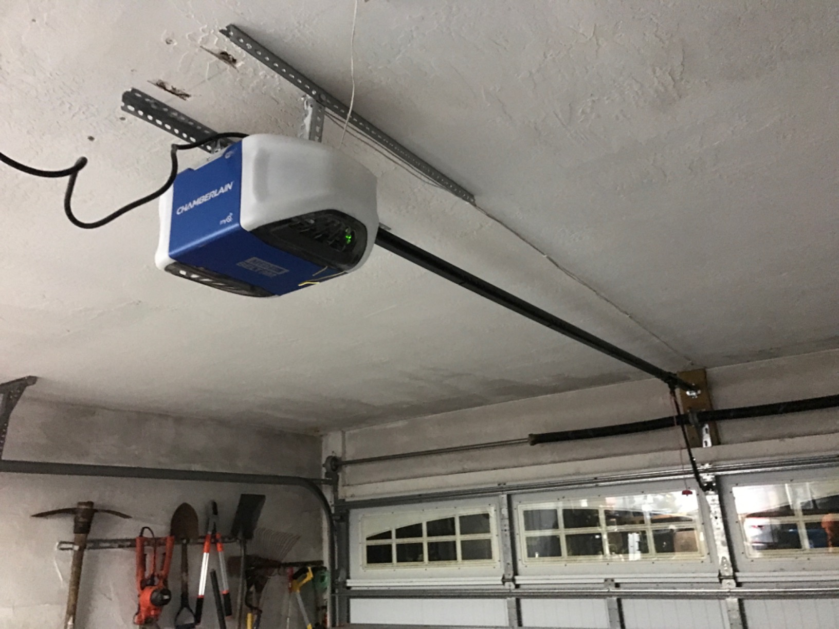 How to Replace Battery on Chamberlain Garage Door Opener