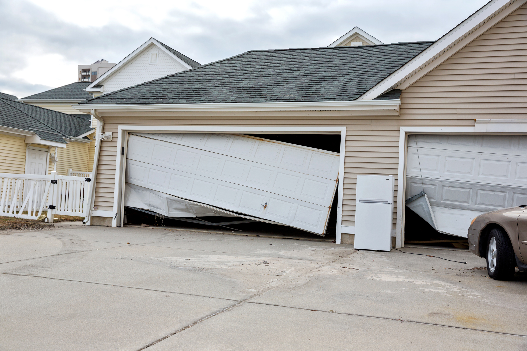 Should I Leave My Garage Door Open During A Hurricane