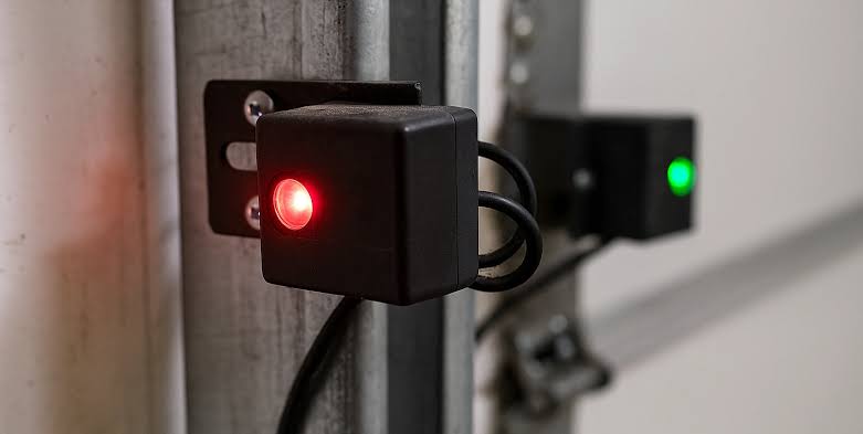 Genie Garage Door Opener Green Light Blinks 3 Times