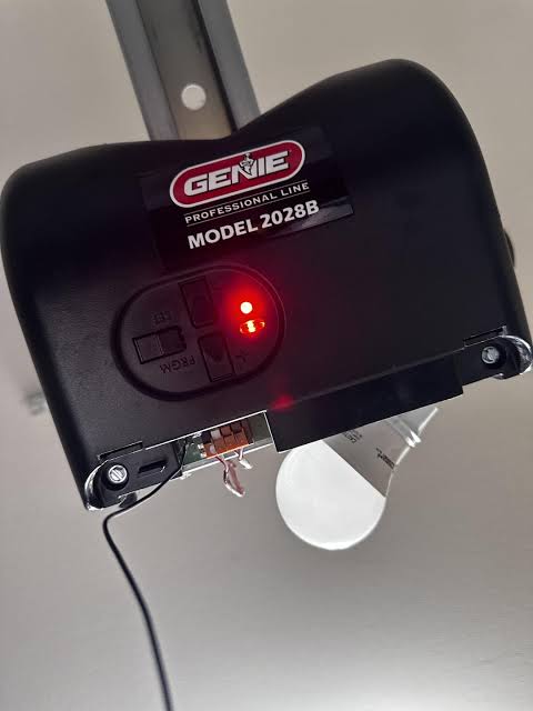 Genie Garage Door Opener Model 2028 Flashing Red Light