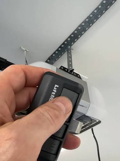 How To Change Battery In Garage Door Opener Liftmaster