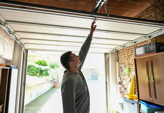 How To Fix Garage Door Not Closing All The Way