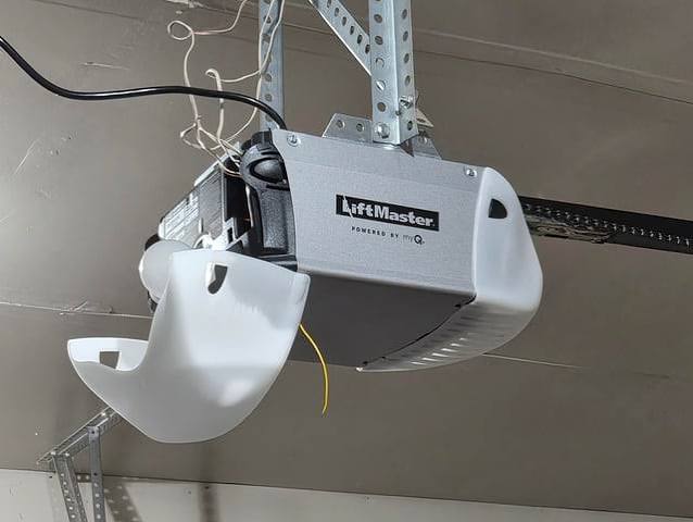 Liftmaster Garage Door Opener Light Will Not Turn Off