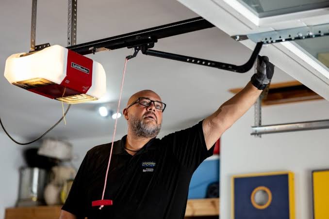 Liftmaster Garage Door Will Not Close Without Holding Button